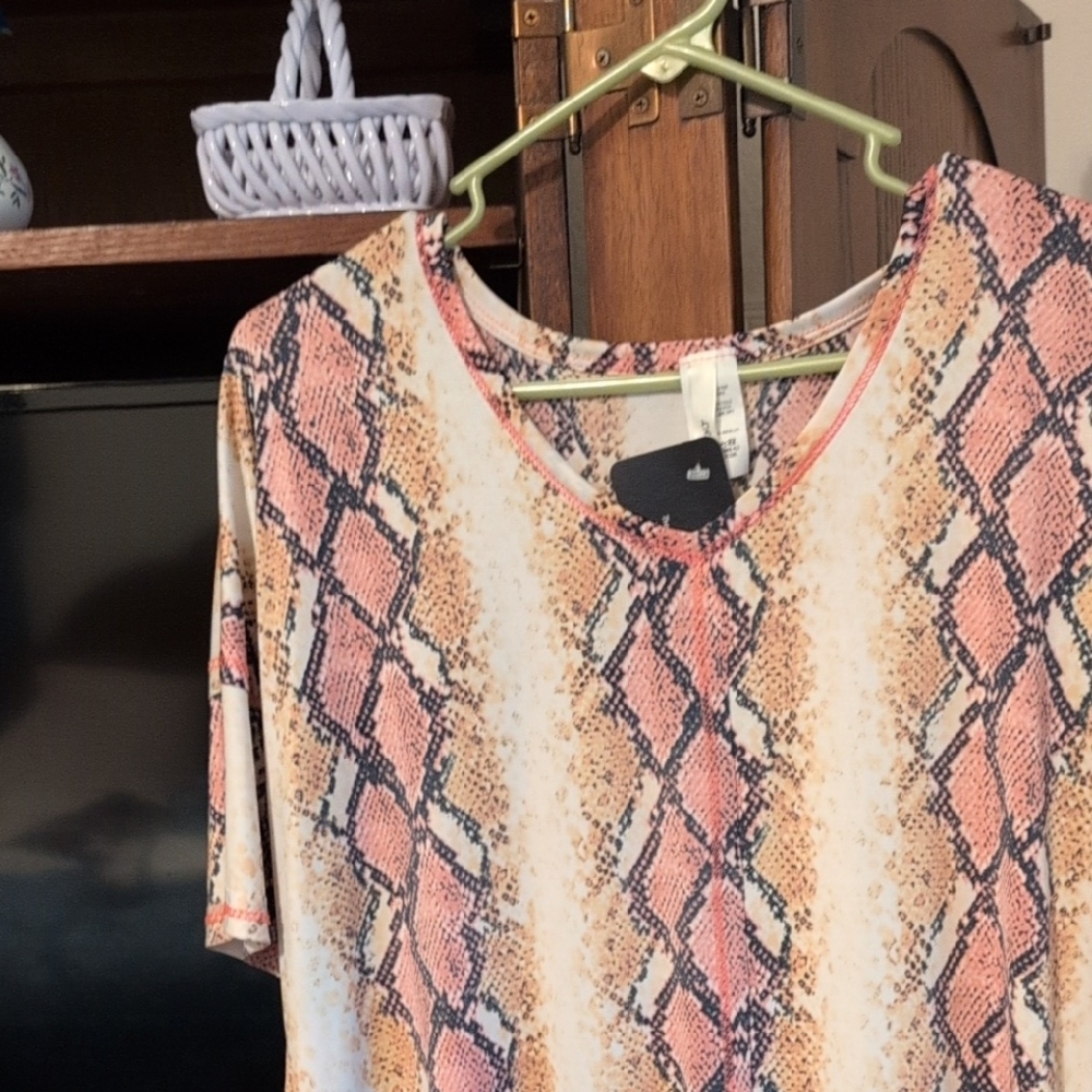 LilyPad Graphic Pink and Tan Short Sleeve Tee